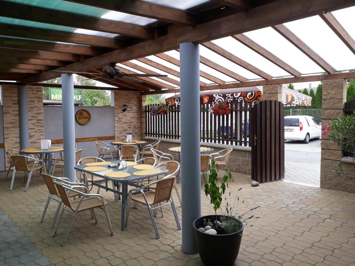 Penzion Fantasy - restaurant Lipník nad Bečou Esterno foto